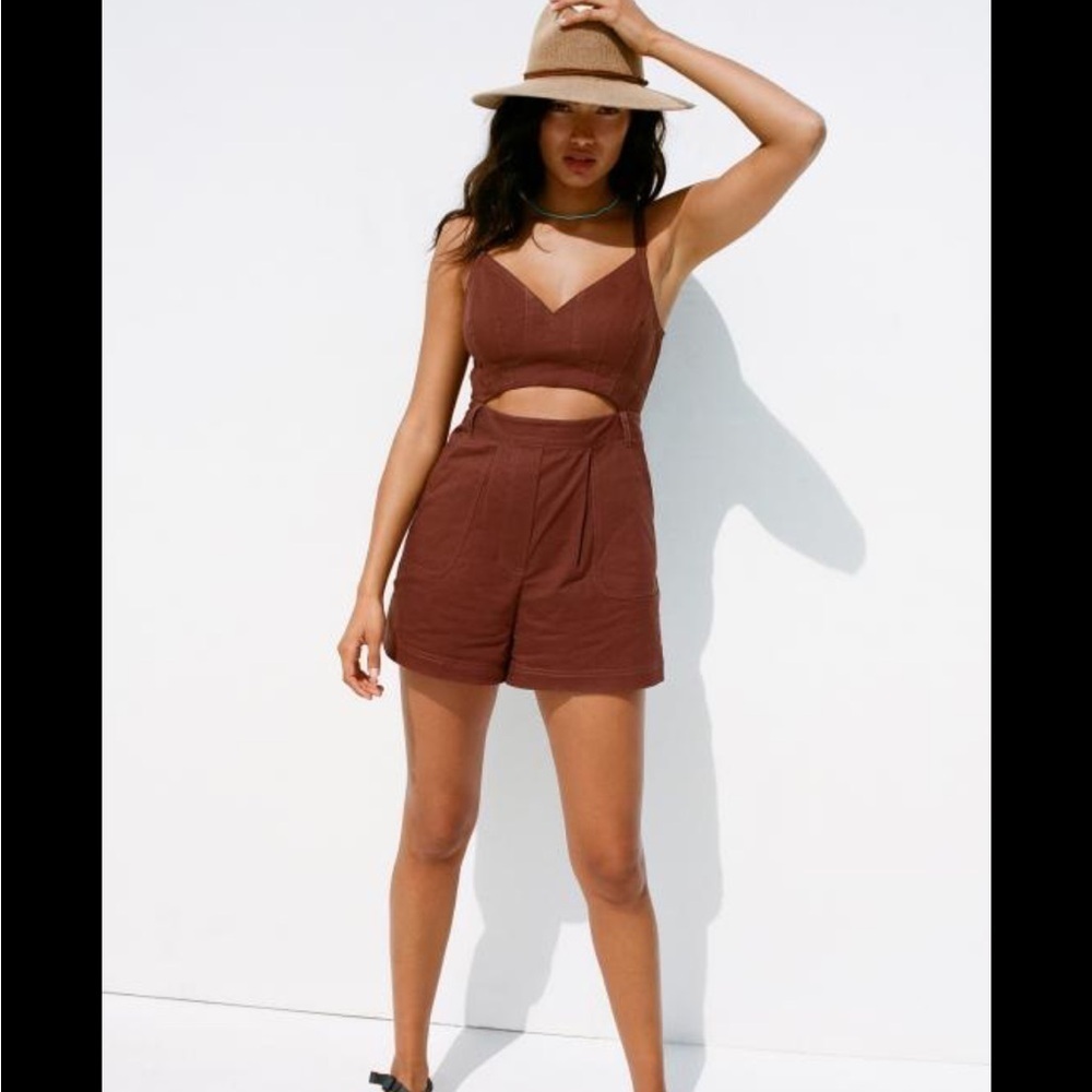 Urban Outfitters Dora Cutout Romper Brown‎ Sz M